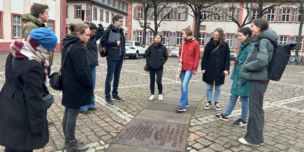 asf_ev's tweet photo. Vor Ort sich engagieren für Erinnerung, Demokratie und Freiwilligendienste #mitASF: das sind die #Regionalgruppen von ASF. Am Wochenende trafen sie sich zu ihrem Seminar in #Heidelberg. U.a. stand ein Besuch des Dokuzentrums Deutscher Sinti und Rioma auf dem Programm https://t.co/kxTpxKMaJ6