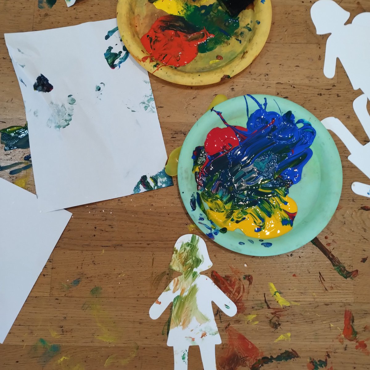 The STROOD pop-up mini nucleus is back on Monday 25 March, 10:30-11:30am 🖍

This will take place at Strood Children and Family Hub 📍

If you would like to book on to this FREE messy play session, email childfriendly@medway.gov.uk 💌

#messyplay #ChildFriendlyMedway