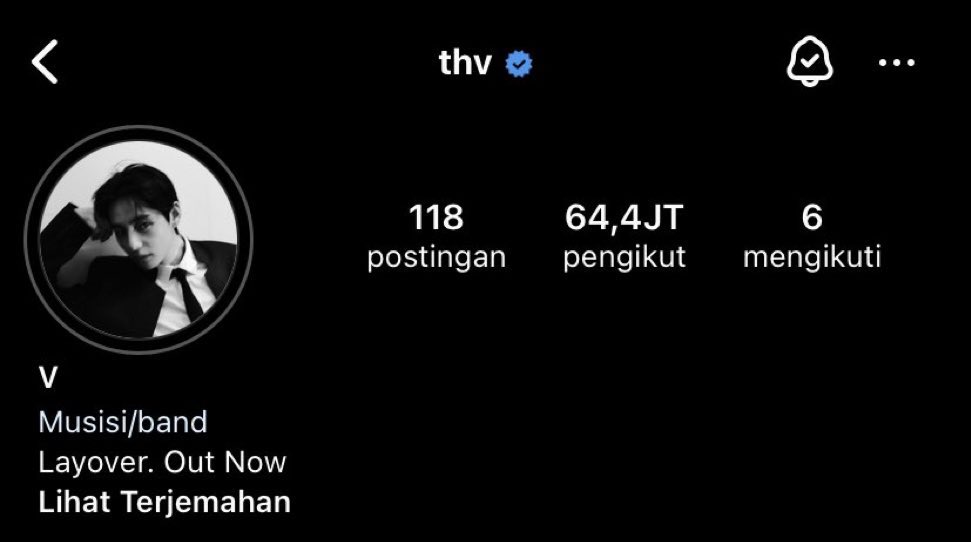 taeteluv_'s tweet photo. taehyung is having a hard time while choosing his pfp 😭 https://t.co/UcTPfj3BeM