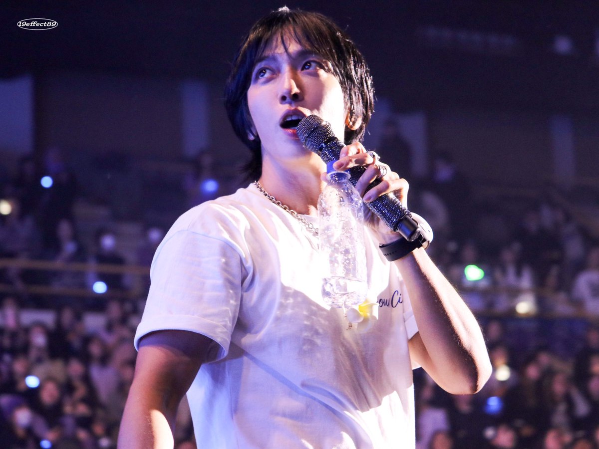 19effect89's tweet photo. 240302 YOUR CITY IN SEOUL DAY 2

올려다 볼 때 반짝이는 눈이 좋아

@JYHeffect #정용화 https://t.co/9pbx1OVVpp
