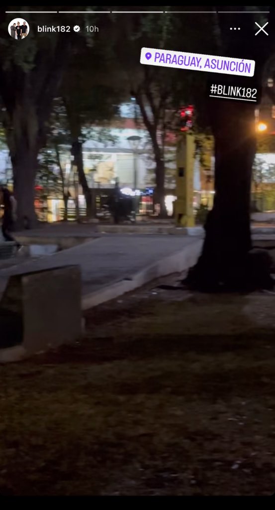 Silporfavor's tweet photo. Blink hizo jueguitos con los fans en Paraguay escondiendo regalos en algunos lugares. Fíjense el estado de la Plaza Infante Rivarola: sucia, descuidada, oscura, que vergüenza internacional siento, chemotĩ https://t.co/a5FXoFtpsq