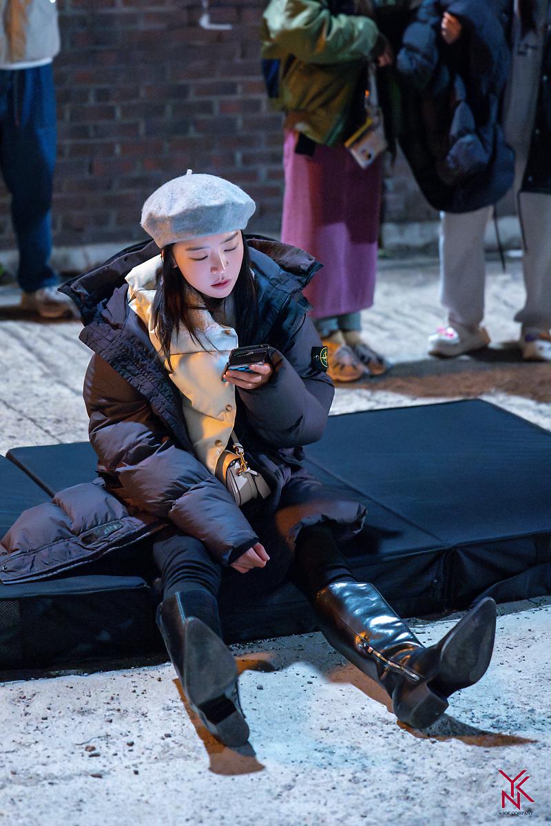 Marissa77581427's tweet photo. #ShinHaeSun🌻 #ChoSamDal
#WelcomeToSamdalriEp4
#BehindtheScenes 

[Reposted] From @YNKentofficial https://t.co/2fK0QIwXcm