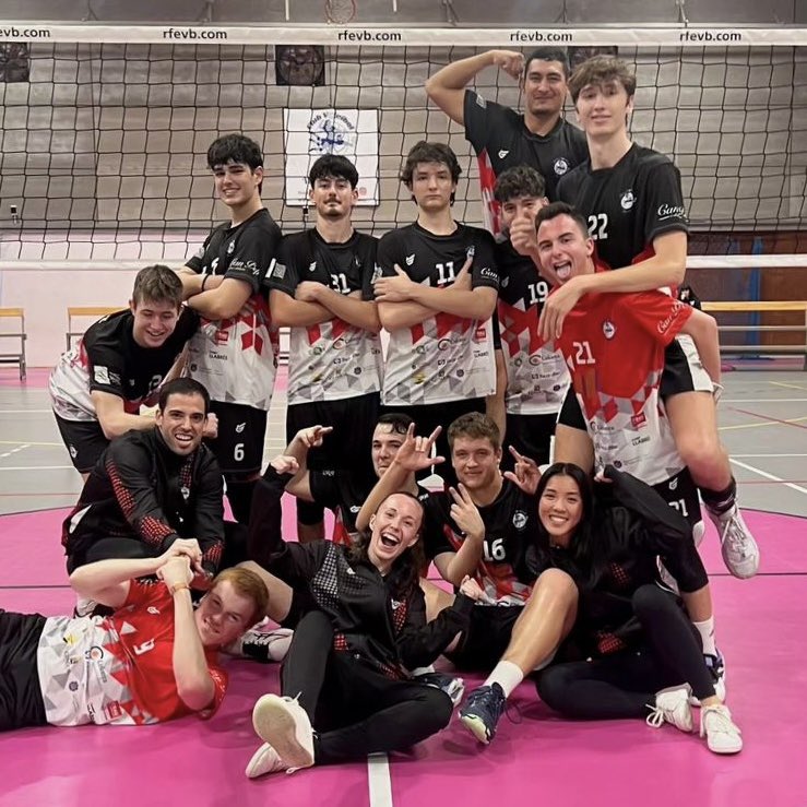 fedvbib's tweet photo. 📊 Classificació de la 𝗣𝗿𝗶𝗺𝗲𝗿𝗮 𝗕𝗮𝗹𝗲𝗮𝗿 𝗺𝗮𝘀𝗰𝘂𝗹𝗶𝗻𝗮.

🫣 S'ajusta la part alta de la taula per aquest tram final de la temporada.

🔝 El @CorPitius, la UE Llosetina i el CV Vilafranca guanyen posicions en aquesta jornada.

📲 https://t.co/Is0Ibj3lyJ https://t.co/xKiaYe4cWq