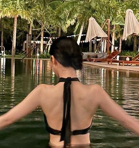 sunshine_080507's tweet photo. KARINA + POOL = 🚨🚨🚨🚨🚨🚨🚨🚨🚨🚨🚨 https://t.co/OGdu9z2y2N