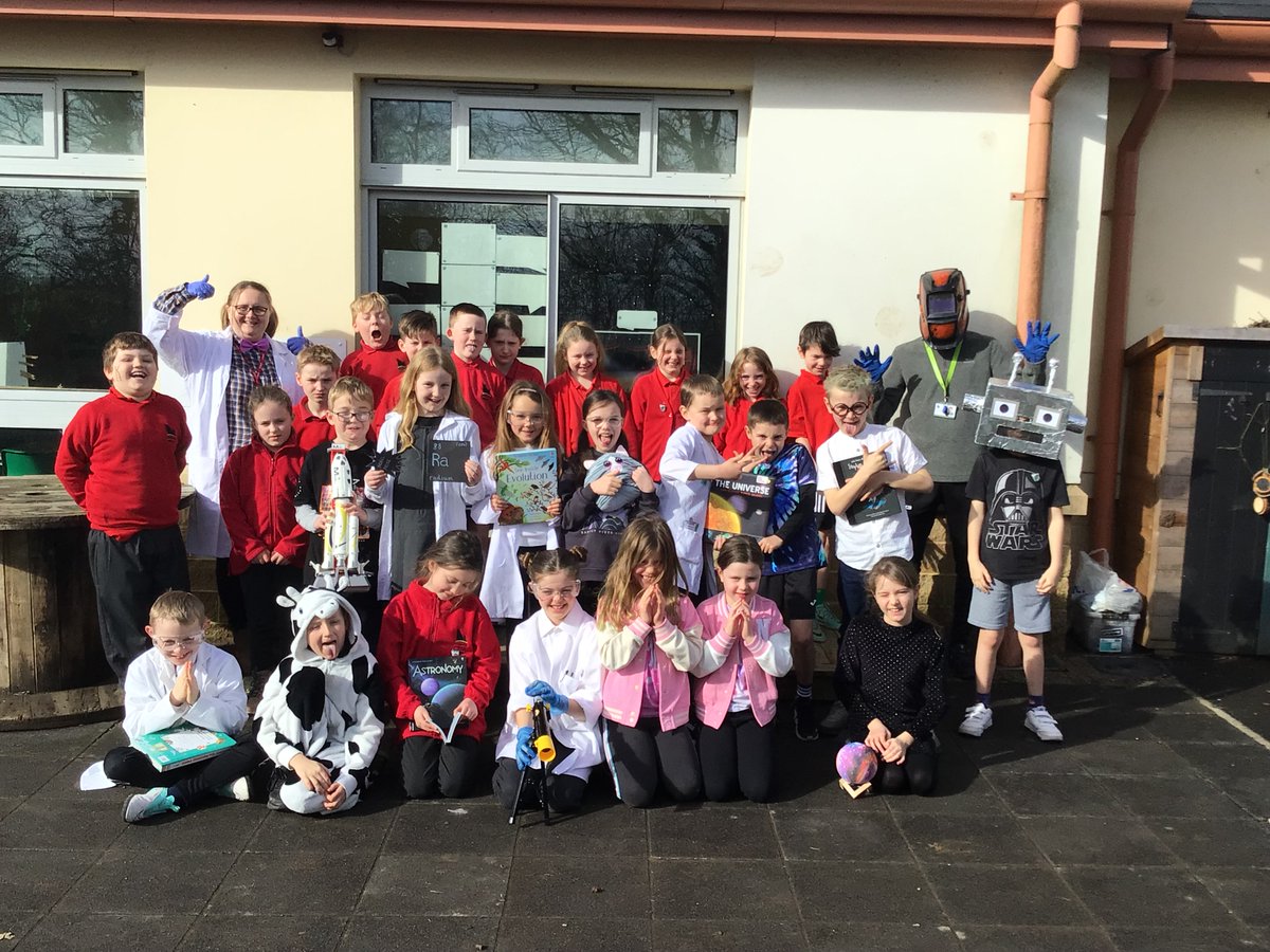 narberthschool's tweet photo. Mae #DosbarthHywelDda yn rhannu syniadau ar gyfer ein thema newydd - Gwyddonwyr Gwych! ๐งฒ๐ฌ๐ญ๐ฆ ๐งฌ๐ก๏ธ๐ก๐๐ฐ๏ธ
#DiwrnodDatgelu #LlaisyPlentyn #Erthygl12 #Erthygl13 @childcomwales @SchoolsPembs https://t.co/VNKRmpHTXU