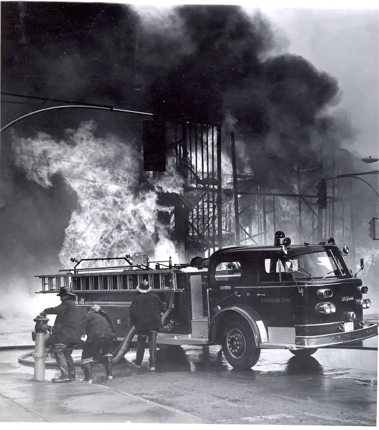 CityFredFire's tweet photo. 50 years ago today! 

The Queen Street fire of 1974 was very large incident, lasting for two days and consuming most of the 300 and 400 blocks of Queen Street. Power was knocked out to much of the downtown and between 60 and 80 people displaced. https://t.co/5fPKVLFjDq