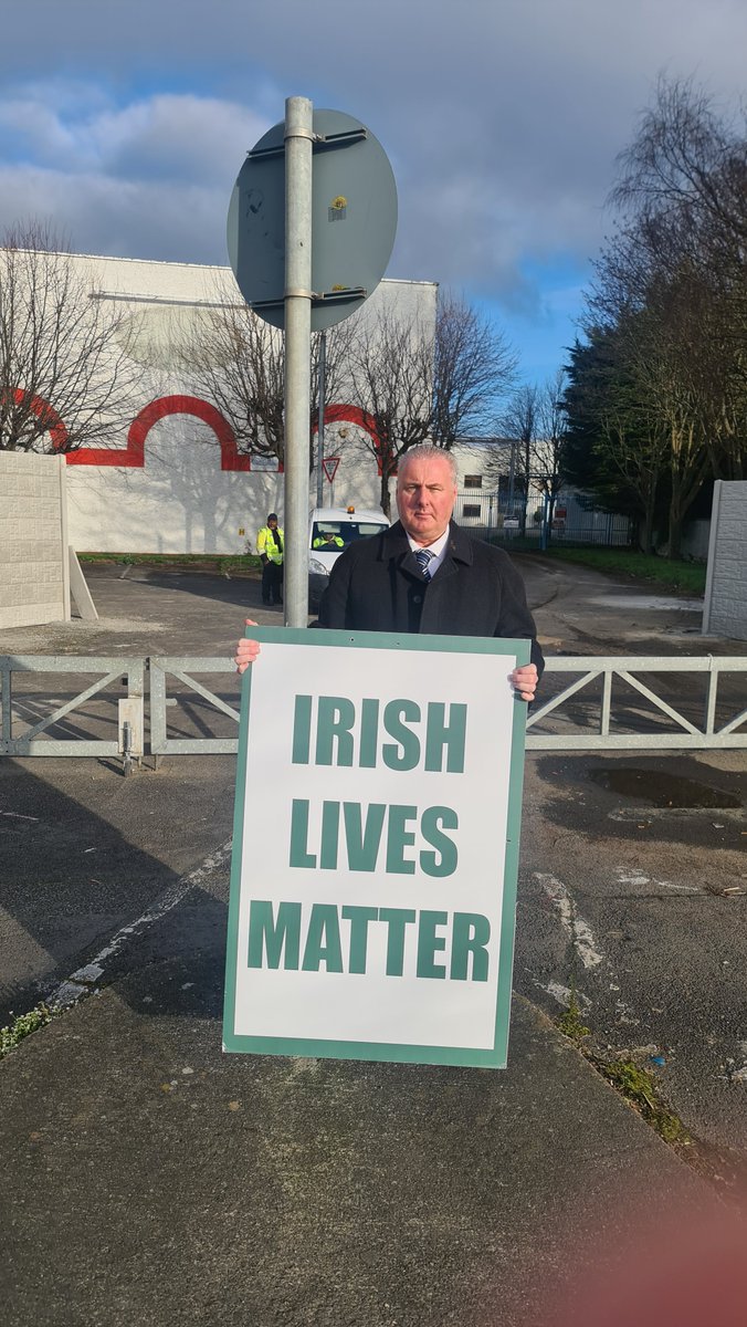 Malahide road this morning 1,000 new refugees, 2 cement trucks entered 8.30 am today #IrishLivesMatter Brian Garrigan Eastwall protest is behind you