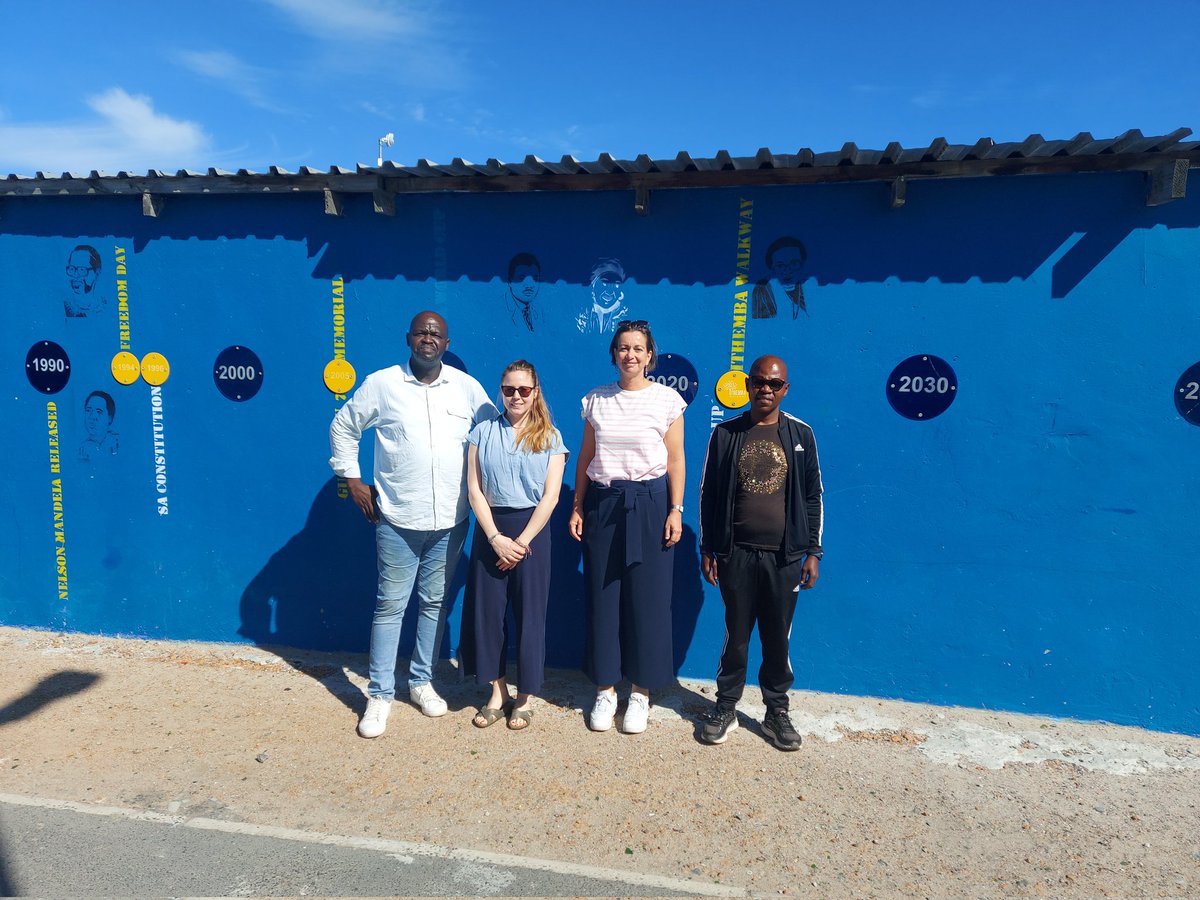 Thank you to @ndzoyixolile for your kind invitation to visit #iThembaWalkway in #Gugulethu today. Xolile realized his dream of a safe, clean and colourful walkway that hopefully develops even further in the future. Well done! 👏🏾👏🏾👏🏾 @CapeTown @CityofCT