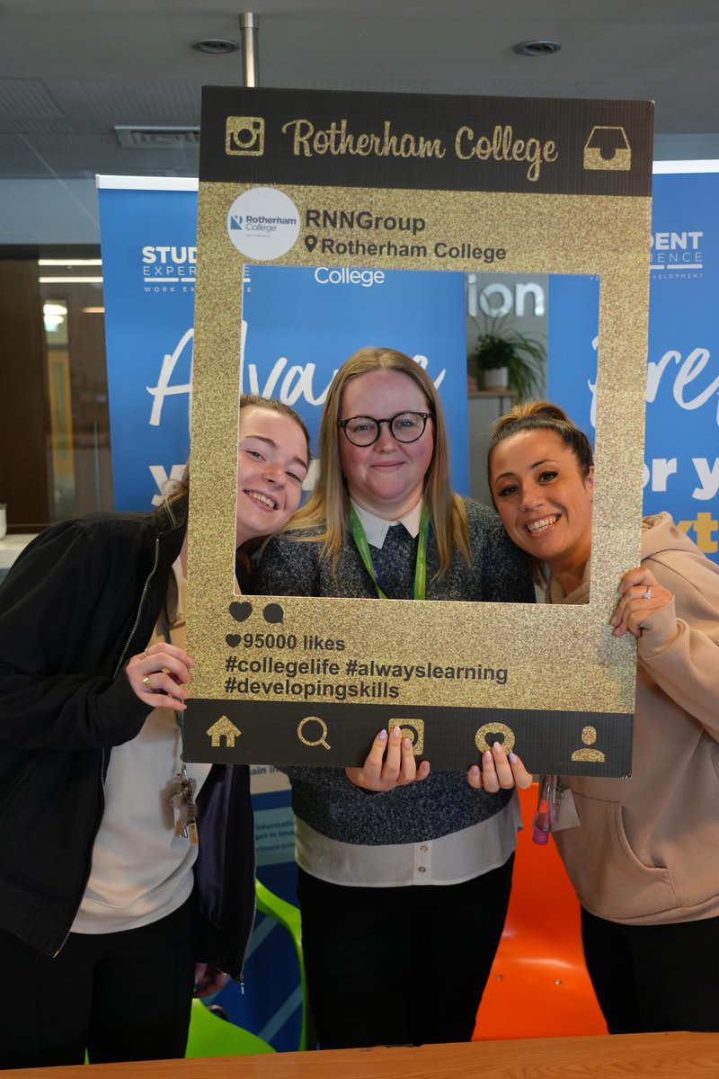 RotherhamColl's tweet photo. It was all smiles at the Open Event when we pulled out the Instagram frame 😀 📸

#event #instaframe #smile #college #WeAreOneTeam #Rotherham https://t.co/0mzK1A3cOE
