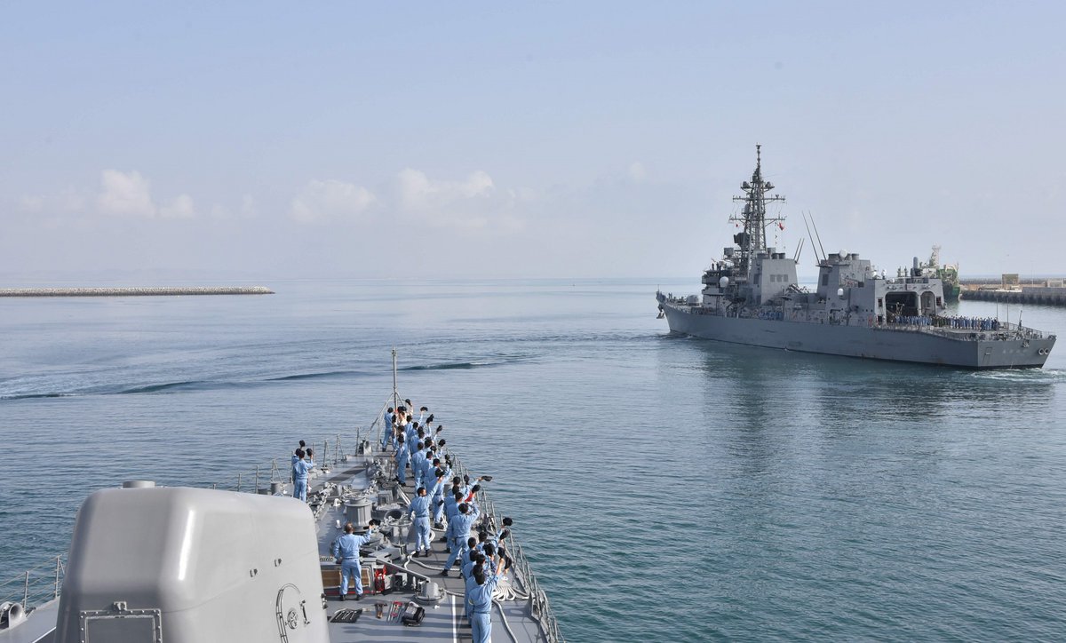 jmsdf_pao_eng's tweet photo. Deployment Surface force for Counter Piracy Enforcement has been replaced from #JSAKEBONO to #JSSAZANAMI.
Encouraging each other, their have embarked on our respective missions.
#JMSDF https://t.co/o9gfwr6DZk