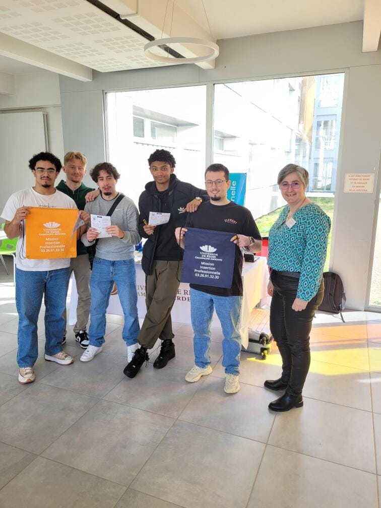 Retrouvez la mission insertion professionnelle  à Troyes aujourd'hui,  le matin à l'iut et l'après midi sur le campus des comtes de champagne. Présentation des missions du service et de la Plateforme Career Center.