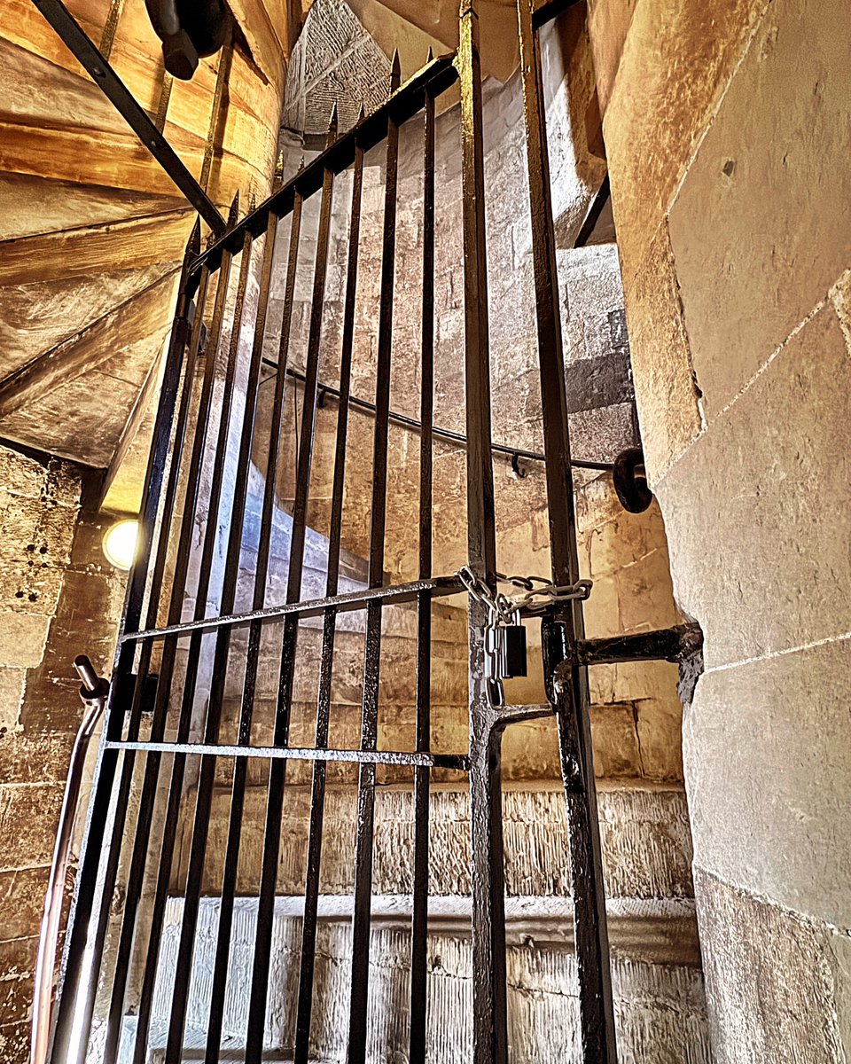 After 9 yrs working & living in this fortress there are still locked staircases I’ve never attempted or dared walk up. 👻 #TowerofLondon.