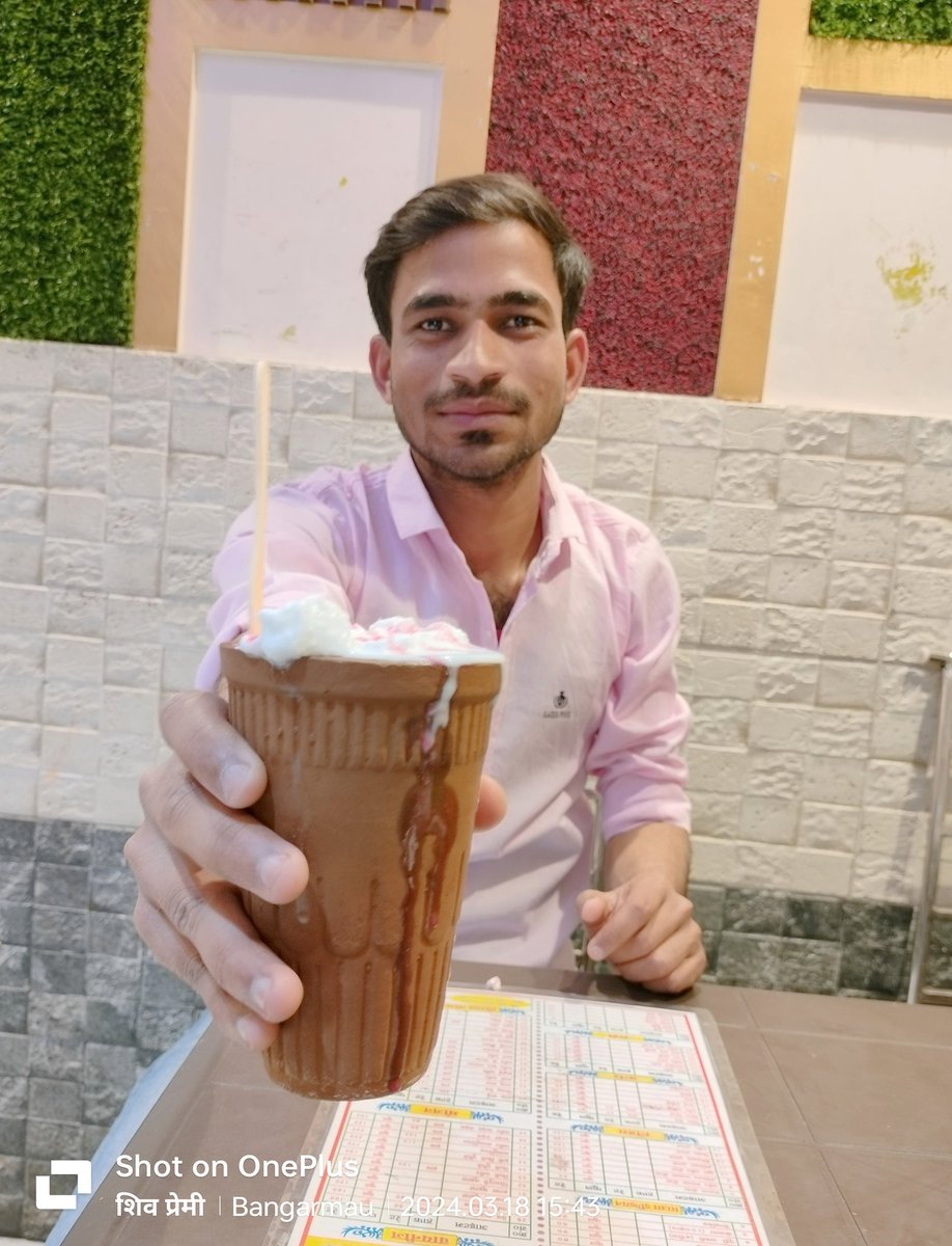 umeshbajpai9696's tweet photo. जिंदगी तो सबकी व्यस्त है,
जो लोग वक्त निकाल लें,
आपके साथ बिताने के लिए,
वो खास है...!😊❤️
खैर लस्सी स्वादिष्ट थी...😋😍
#lacci #test #super #swadist #love #photography https://t.co/pqOjG8oJVp