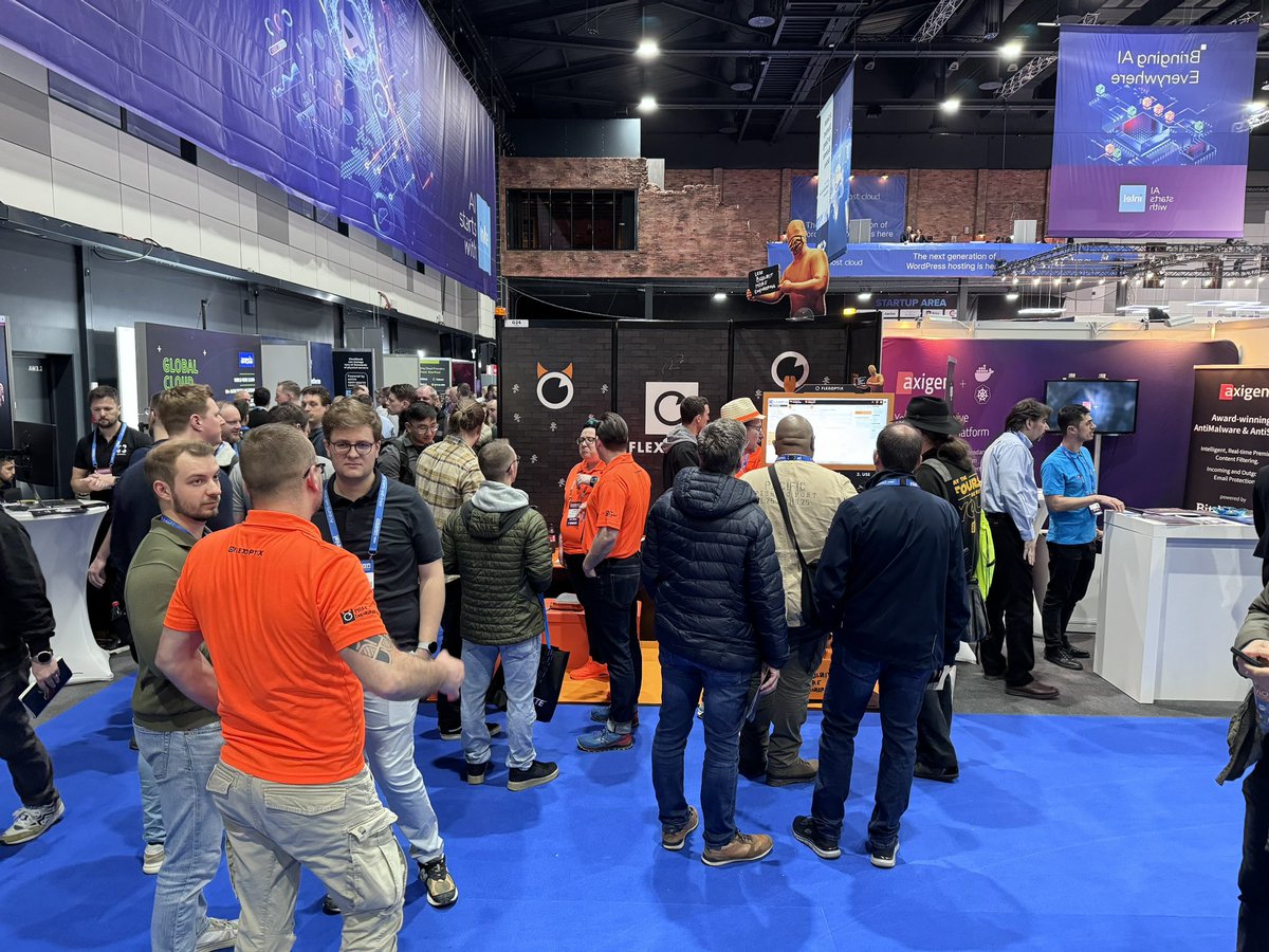 flexOptix's tweet photo. It’s officially Day 1 of the #CloudFest2024 Fair ! Come through to the coolest booth - G24 - and meet the #OrangeCrew! 😉🧡 https://t.co/yGw6Qzx4Mm