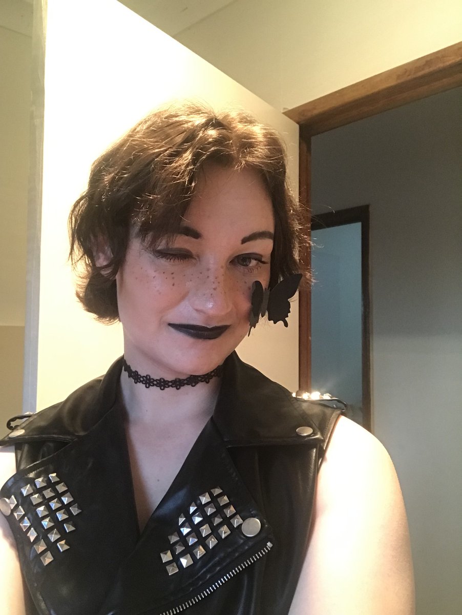 Been a while Twitter, Lets see 15 months HRT, not wearing wigs constantly anymore, shaved off my eyebrows. Happily studying a full-time diploma in Screen and Media Makeup services - Prosthetics. Pursuing a career in hair and makeup for film and theatre.