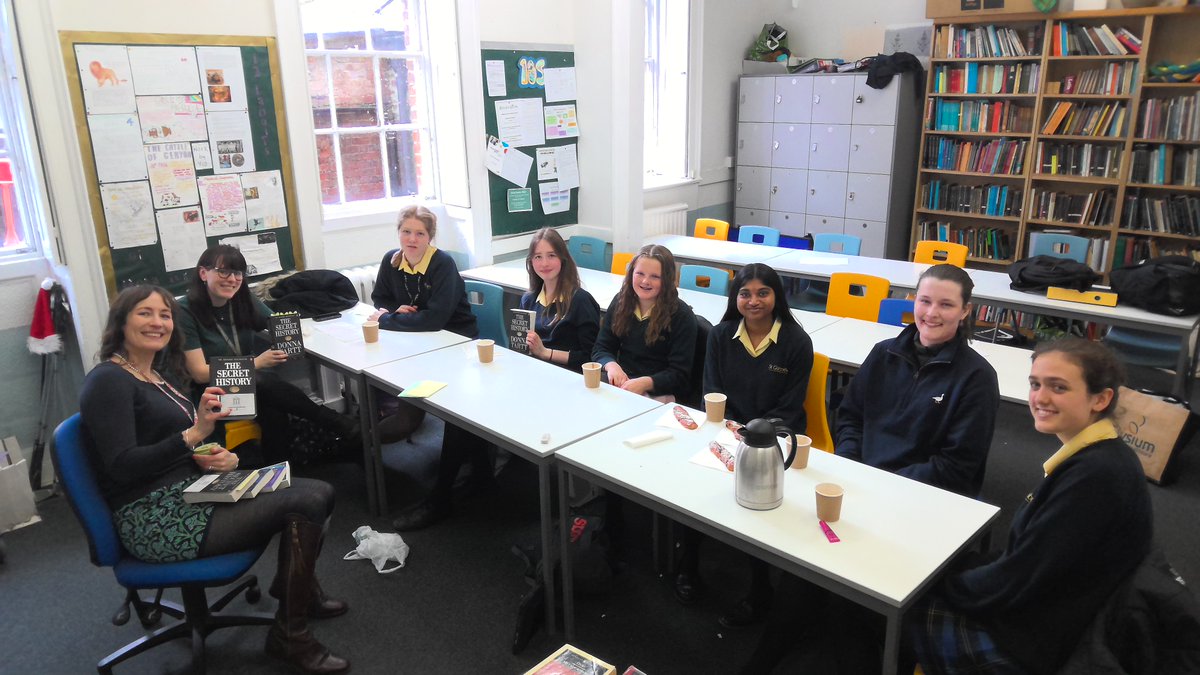 Classics Book Club: 'The Secret History', Donna Tartt. Healthy debate and sharing of ideas and opinions. @DonnaTartt