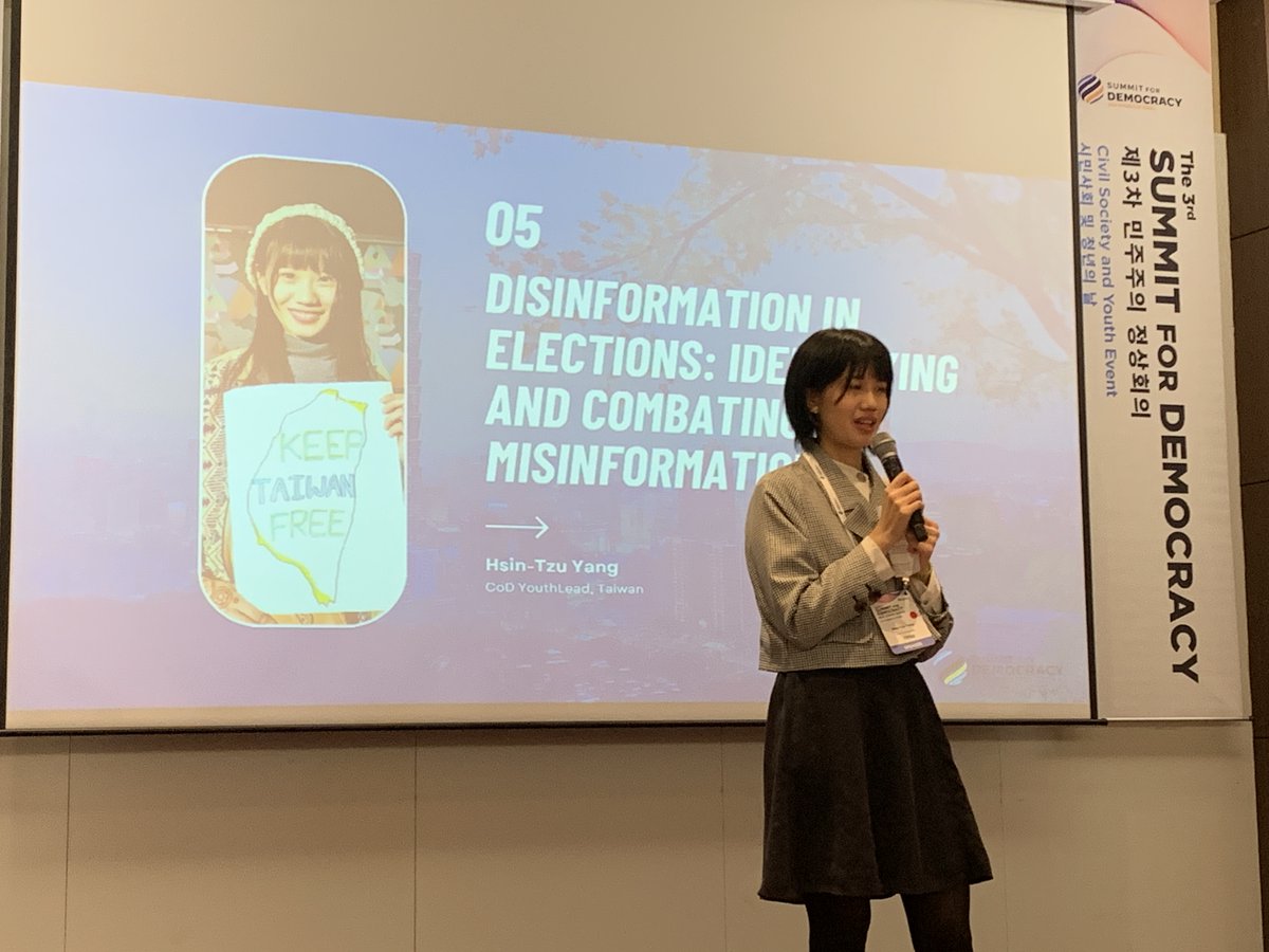 CommunityofDem's tweet photo. #CoDYouthLeads event at the #SummitForDemocracy featured insightful conversations on the role of technology and social media in elections https://t.co/tk22NtcVF9