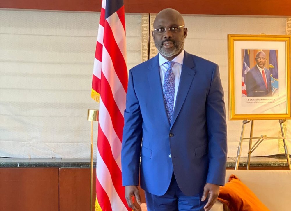 George Weah wabaye Perezida wa Liberia ndetse akaba umukinnyi ukomeye muri ruhago ku Isi, yemeje ko azitabira igikombe cy’Isi cy’Abakanyujijeho muri ruhago kizabera i Kigali muri Nzeri uyu mwaka.
✍️
 imvahonshya.co.rw/george-weah-ye…