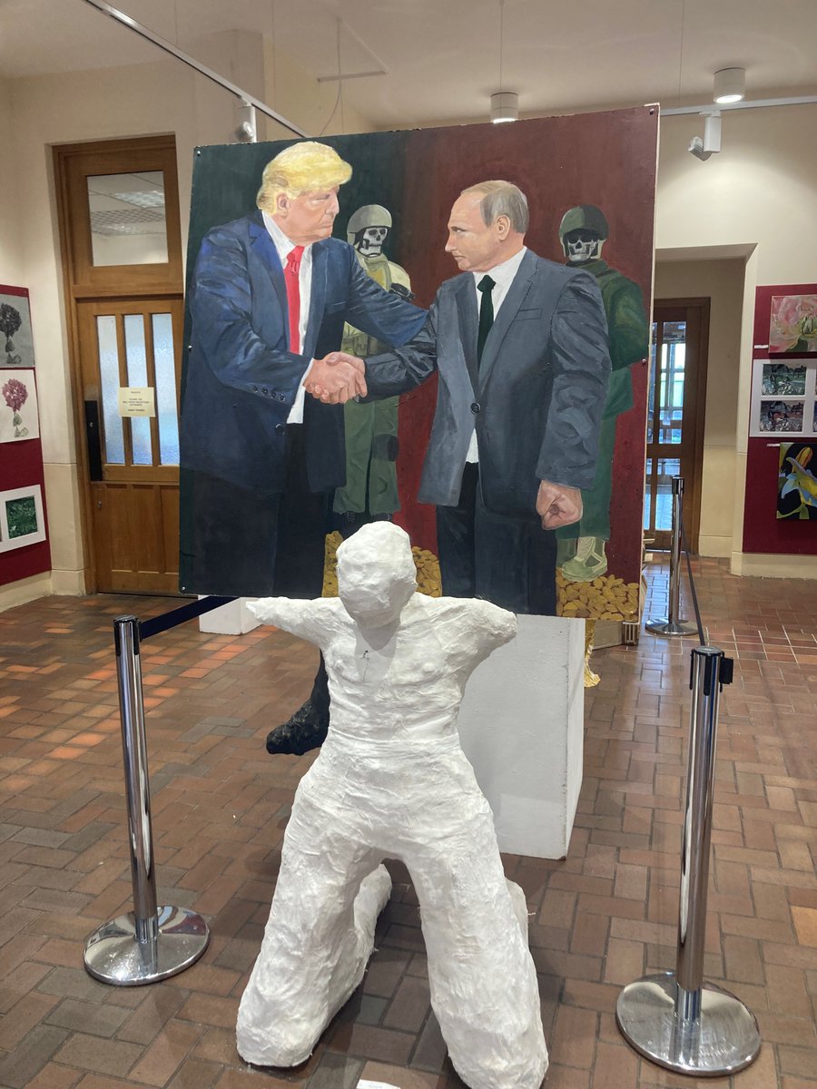 stdmnd's tweet image. It was lovely to meet Simon Hyde of @HMC_Org at @BedfordSchool - to talk Harpur Trust, future developments and to see some amazing artwork