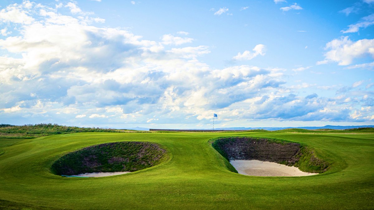 A picture paints a thousand words. This is why we love #linksgolf so much! #scotgolfcoast #craigielaw #golf #visitscotland #scotland #eastlothian #instagolf ☀️⛅️