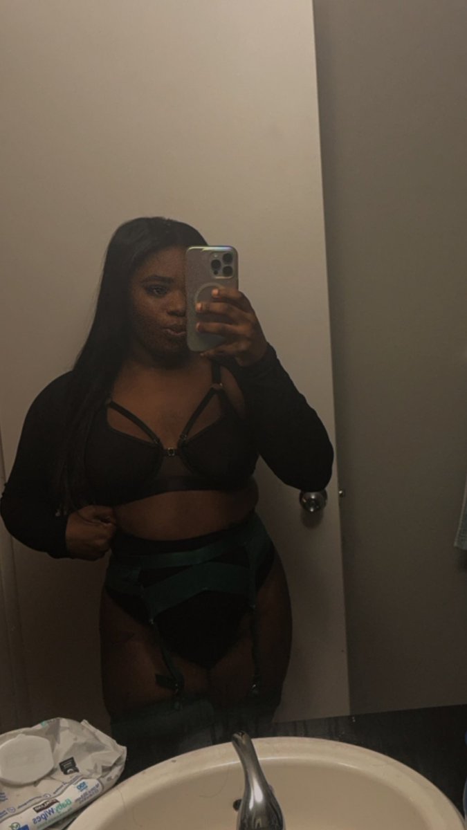 bottleswjazzy's tweet image. Latin Night Saturday - Vue Nightclub 

Dm me for table information

#seattlenightlife #tableservice