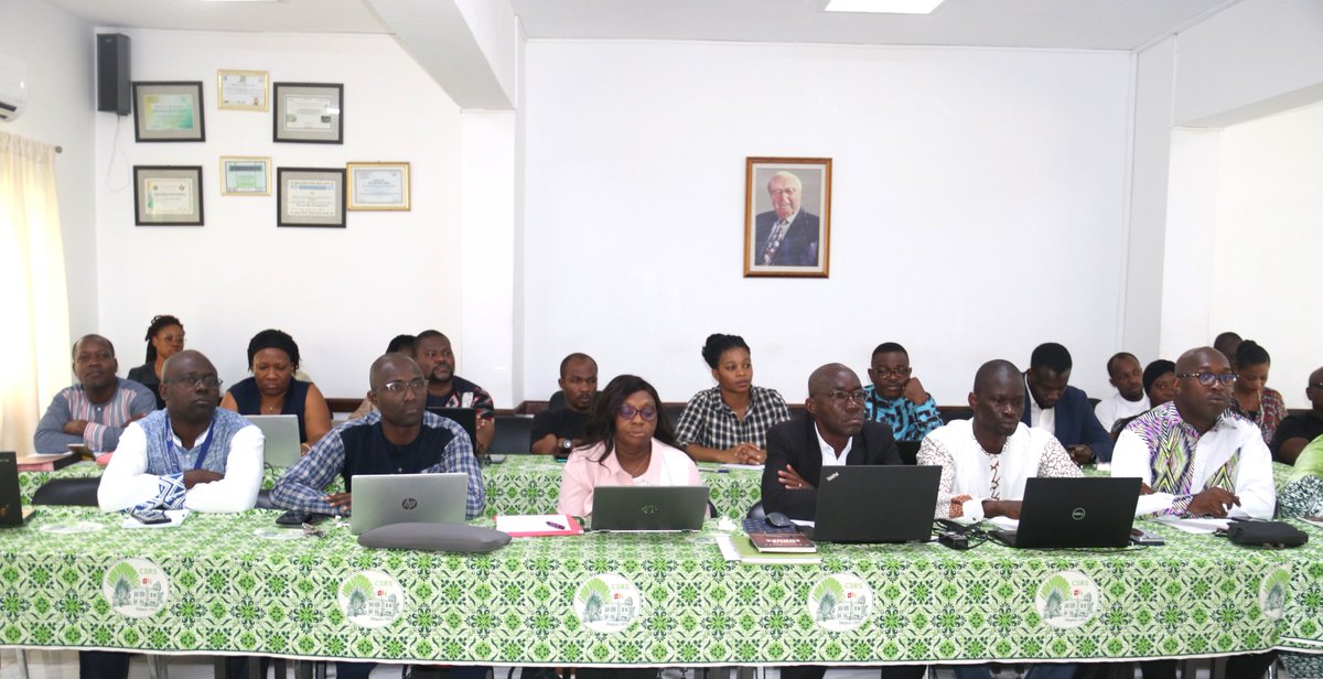 CSRS Côte d'Ivoire (@csrs_civ) on Twitter photo La rentrée solennelle du <a href="/CSRS_CIV/">CSRS Côte d'Ivoire</a> a lieu ce mardi 19 mars au CSRS. Elle est présidée par le DG, Prof. <a href="/Inza2017/">Inza Koné</a>. A ses côtés, le DGA, Dr Daouda DAO, le DRD, Prof. <a href="/BenjaminKoudou/">KOUDOU BENJAMIN</a> et la DAF, Mme Khady Sall. La rentrée solennelle du <a href="/CSRS_CIV/">CSRS Côte d'Ivoire</a> a lieu ce mardi 19 mars au CSRS. Elle est présidée par le DG, Prof. <a href="/Inza2017/">Inza Koné</a>. A ses côtés, le DGA, Dr Daouda DAO, le DRD, Prof. <a href="/BenjaminKoudou/">KOUDOU BENJAMIN</a> et la DAF, Mme Khady Sall.