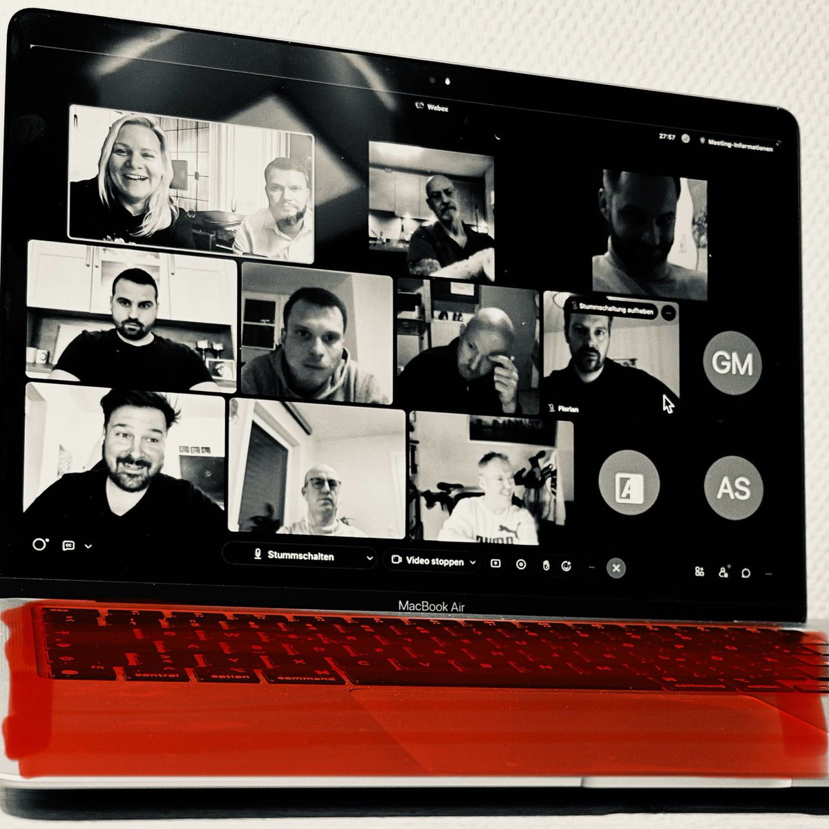 Konstituierende Sitzung des neuen Vorstands. Und jetzt?   Jetzt packen wir es an!  #vorwärts #aufgehts #sozialundwehrhaft 
<a href="/spdde/">SPD Parteivorstand 🇪🇺</a>
#bundeswehr
#strongertogether 
#wirfüreuch 
#sicherheitspolitik