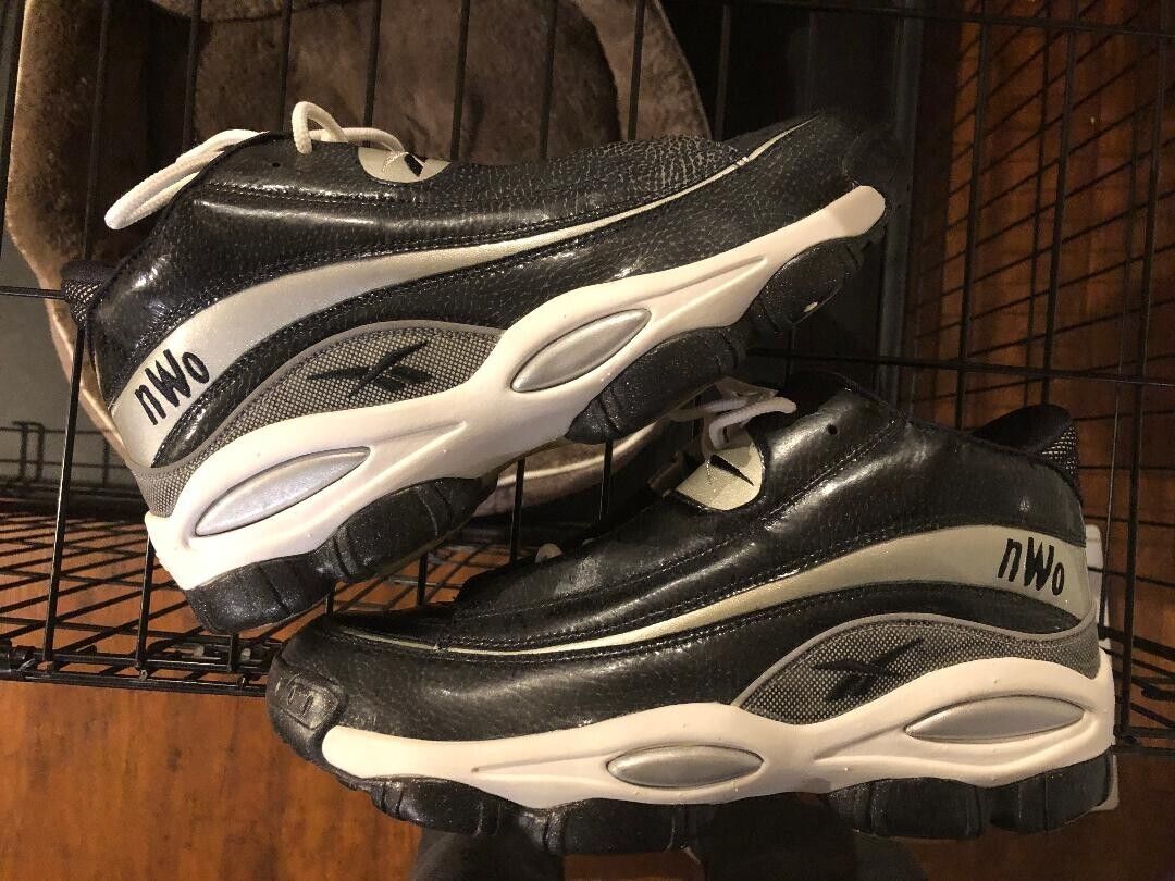MatthewJWelty's tweet photo. these 1/1 Reebok Answers made for Macho Man Randy Savage go so frick'n hard. https://t.co/l86Ys5IfKE
