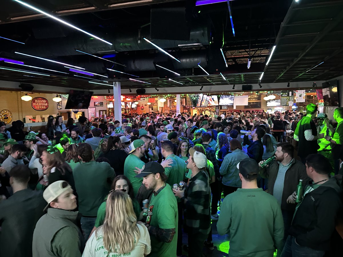 BrothersCBus's tweet photo. Well, well, well...looks like a bunch of lively lads and lassies had the luck of the Irish and made it out for St. Paddy's Day at Brothers! 🍀☘️

Thanks to all for a great weekend and for celebrating with us! https://t.co/Y20vpGQiZV