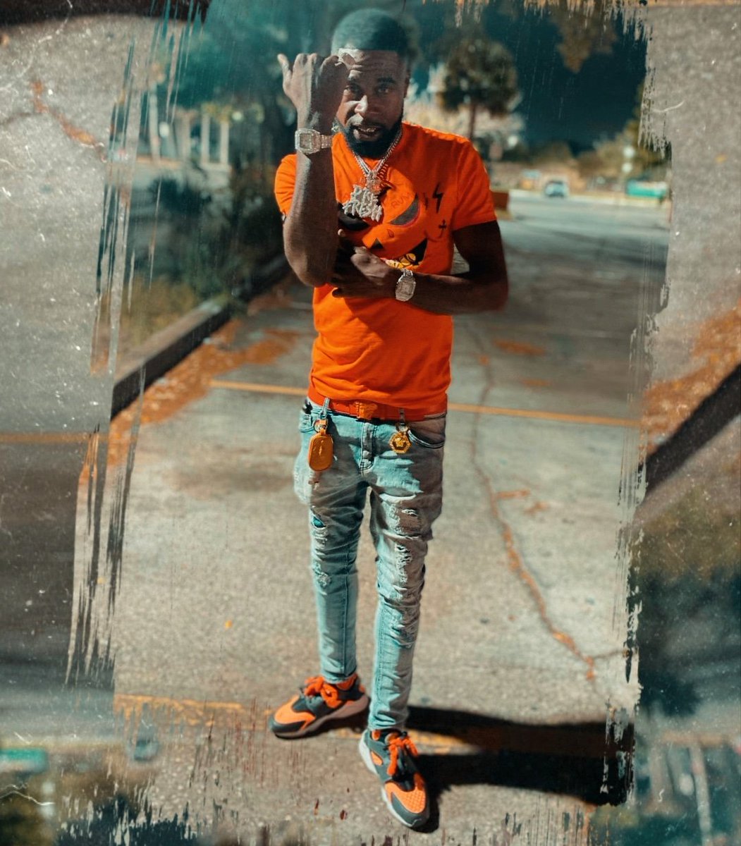 drefresh407's tweet image. EVERYTHING ON ME HITTING