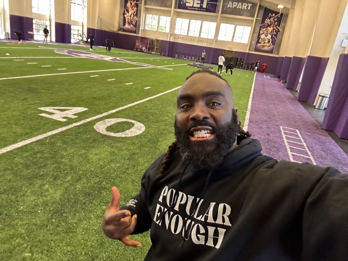 demario__davis's tweet photo. ***Hold my drank😂😂😂 #PopularEnough #AudienceOf1 #TheJourneyContinues #Wave13 https://t.co/oV7NK0aHUP