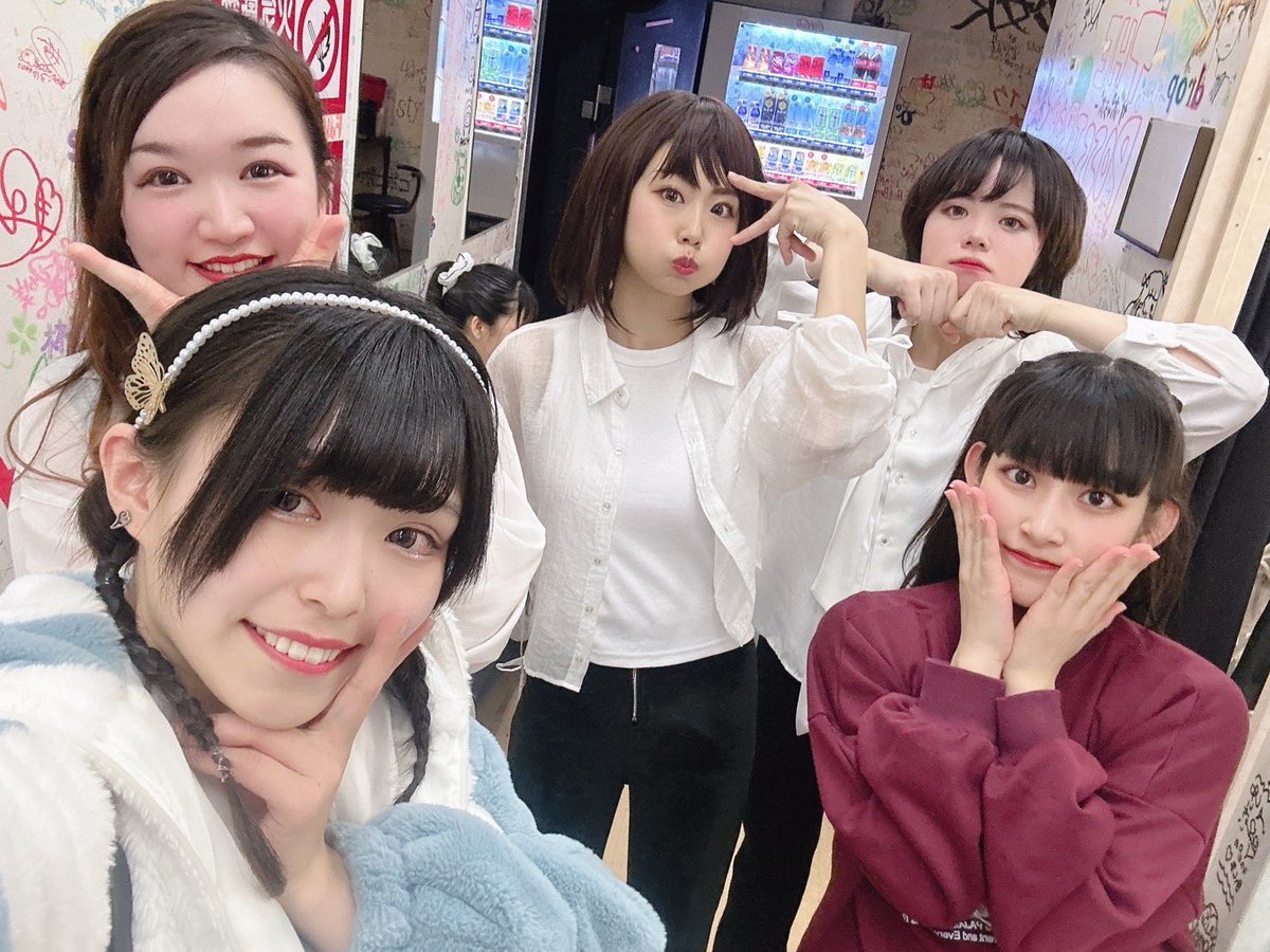 #YOASOBI公演 ありがとうございました💗
先月は新ポジだったので2ヶ月ぶりに元のポジションでした🎀🖤
ラパンメンバーいっぱいで楽しかったです💕

来月も出演予定ですのでよろしくお願いします🙇‍♀️