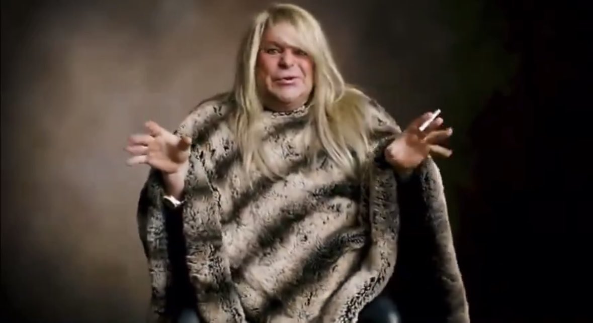 She’s going to single handedly bring back the side swept fringe