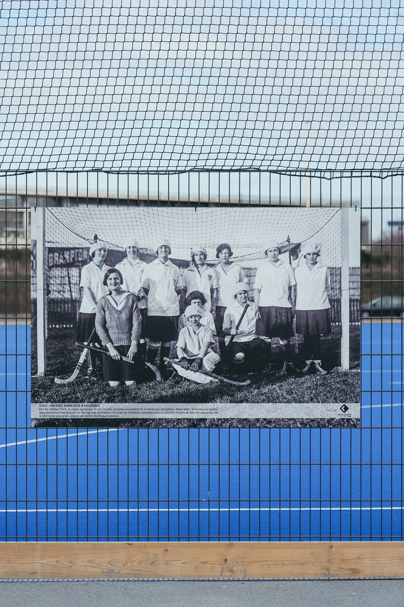 Paris2024's tweet photo. Les Jeux sont de retour au Stade Yves du Manoir !

100 ans après les Jeux de Paris 1924, le stade accueillera les épreuves de hockey cet été 🏑

Après les Jeux, la Fédération Française de Hockey s'y installera et les habitants de Colombes pourront profiter d'un pôle sportif de très haut niveau.