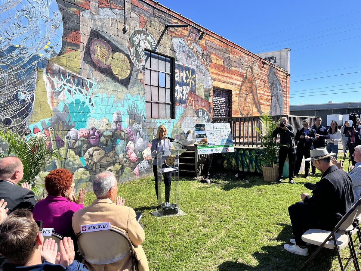MelissainJax's tweet photo. Lots of excitement as @MayorDeegan joined @JTAFLA, @GroundworkJax and other officials to announce the largest federal grant in Jacksonville history: $147 million in funding to complete the #EmeraldTrail! And more good things coming. #ilovejax https://t.co/nCHQQjWkft