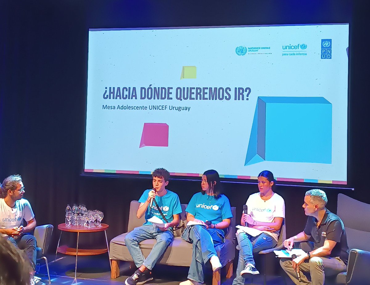 Jovenes indican caminos sobre salud mental, educación, cambio climático y vivencias. Participación como incidencia,ironía de la hiper conectividad,hospitalidad y protección entre otras preocupaciones. Muy interesante y necesario este diálogo! <a href="/UNICEFuruguay/">UNICEF Uruguay</a> <a href="/PatriciaBAg/">Patricia Brown 🧡</a>