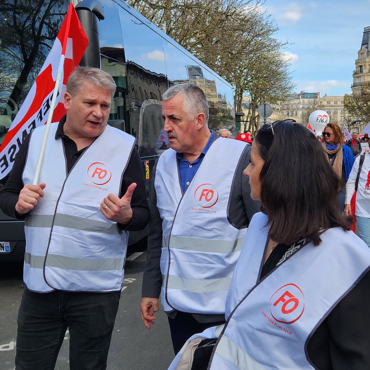 force_ouvriere's tweet image. #19mars Mobilisation à Paris pour la défense des #salaires des agents de la #fonctionpublique. Toujours déterminés et mobilisés avec FO!