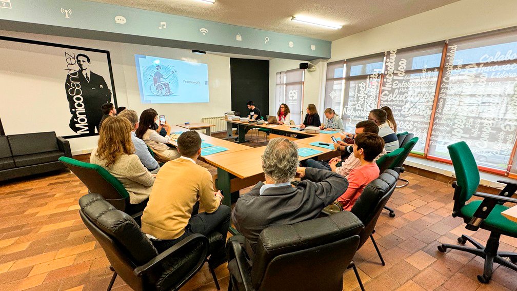 Socios del programa Erasmus+ procedentes de Lituania, Chipre, Italia, Portugal y España, visitaron hoy la <a href="/esiuclm/">ES. Informática UCLM</a> en <a href="/uclm_es/">Universidad de Castilla-La Mancha</a> interesados por las líneas de trabajo en docencia e investigación sobre #RealidadVirtual

Conocieron experiencias del Máster U. en #Ingeniería