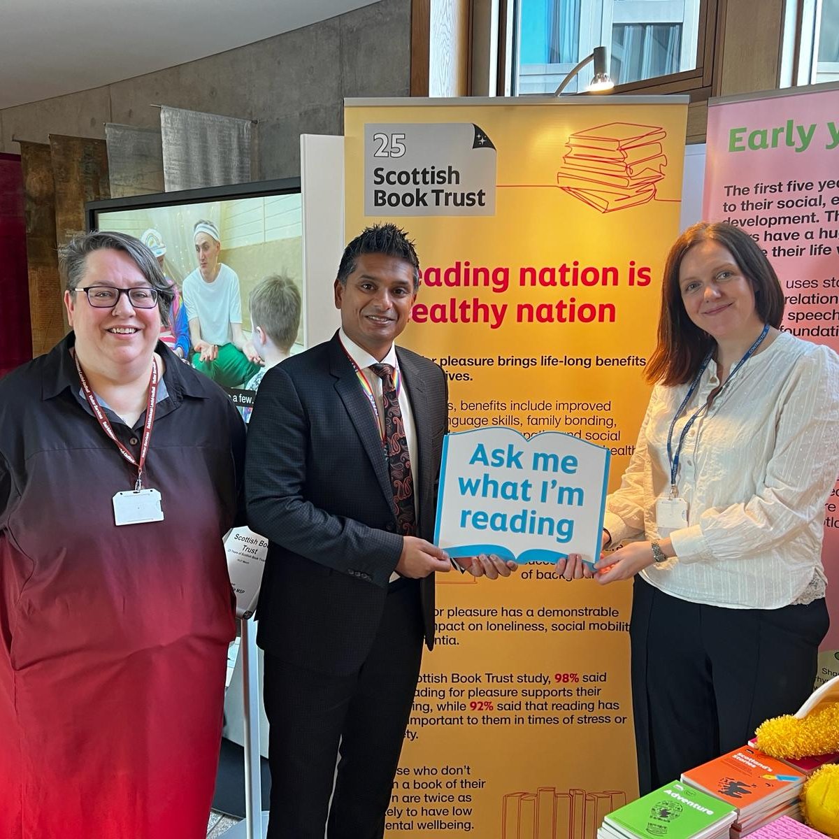 Lovely to talk to @scottishbktrust who are @ScotParl to remind us of the power of reading and writing at all life stages. Reading for pleasure has numerous benefits such as improving literacy and communication skills, reducing stress and improving mental health and wellbeing.