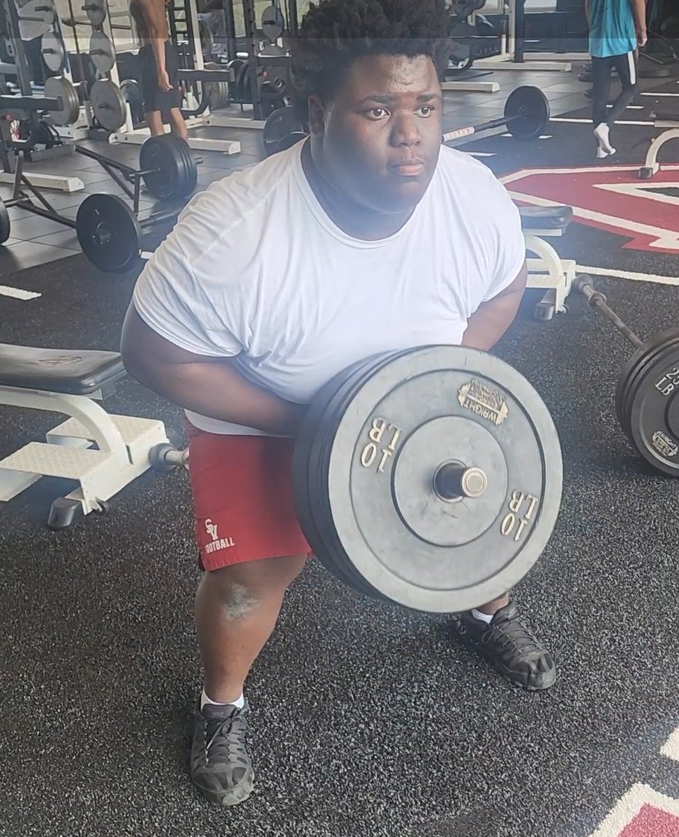 SVWEIGHTS's tweet photo. What does strong look like here's an example of numbers strength and pound for pound strength.
You have 1 guy who is our P4P Iron Mountie,Brundidge, whose 4 lift total ratio is 6 to 1.
THEN you have STEELE our Big Numbers Iron Mountie w/ 1580LBS in a 4 lift total.
@ShadesValleyFB https://t.co/Jpt310nK7B