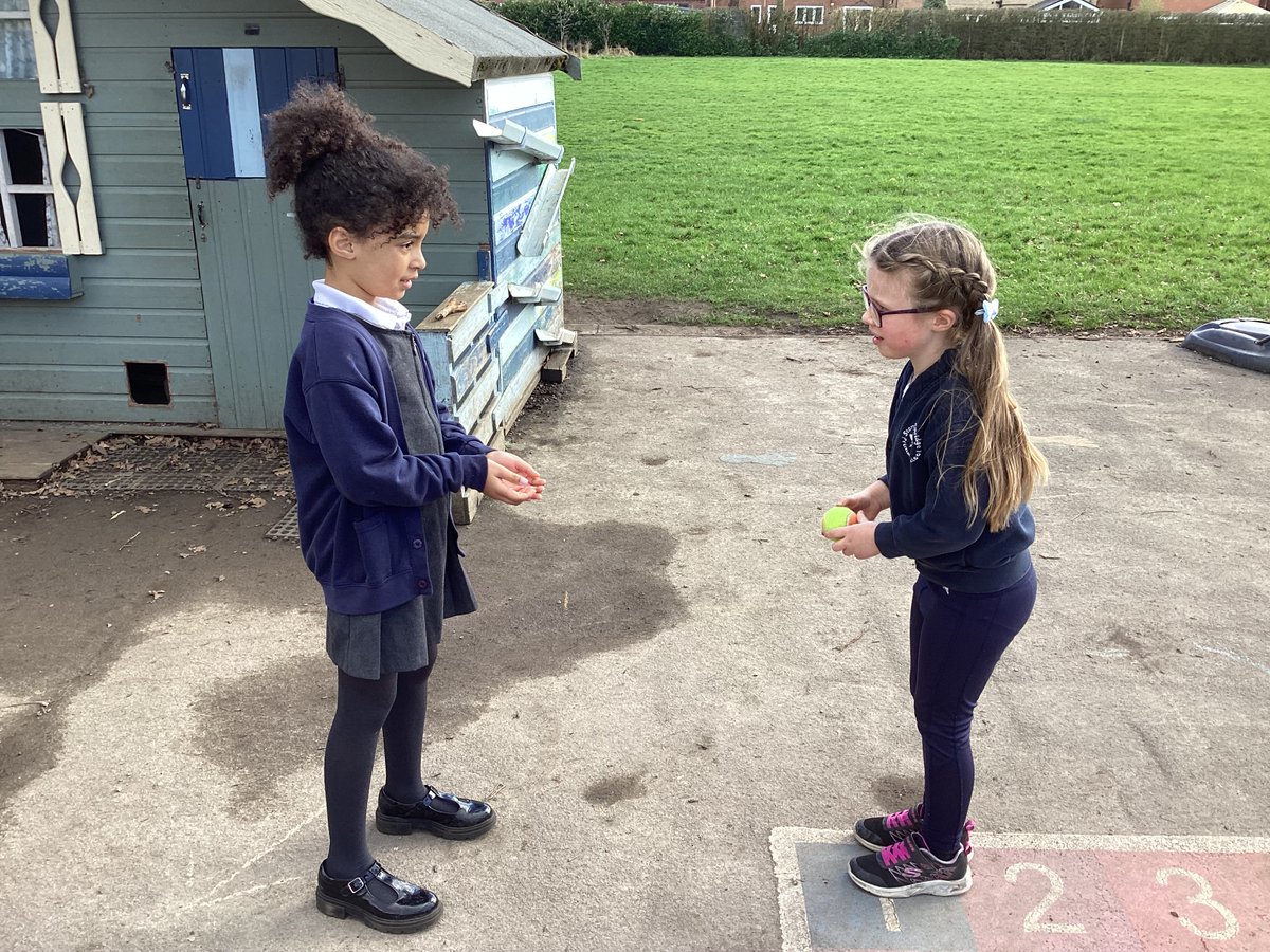 SBPS_squirrels's tweet photo. We enjoyed our tennis taster yesterday. We practised our throwing, catching and hitting skills. #sbpsPE 🎾 https://t.co/emT5sOuvaq