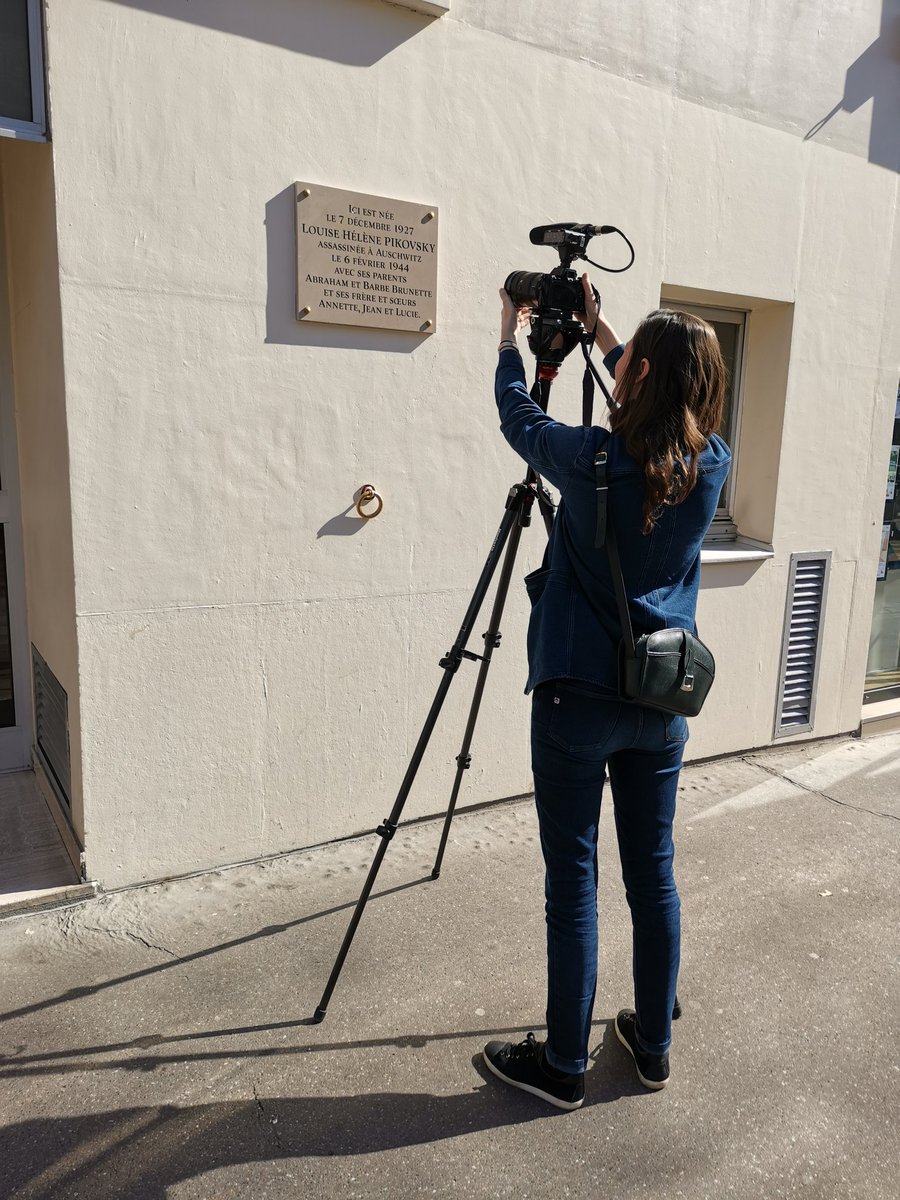 Avec ma camarade @clairepaccalin, nous préparons pour @France24_fr un reportage sur 'Comment transmettre l'histoire de la Seconde Guerre mondiale au moment où les derniers témoins disparaissent?'.