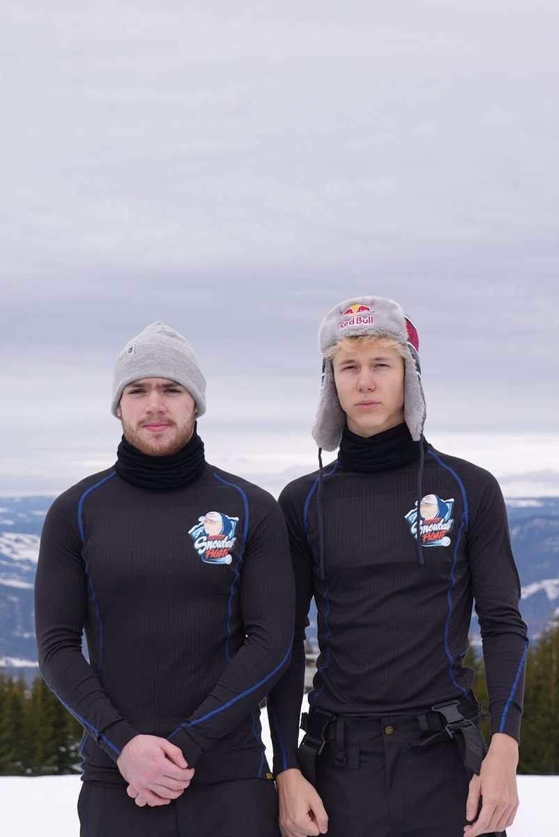 MrSavage's tweet image. Made it to the mountains ⁦@Mongraal⁩ 🗻❄️