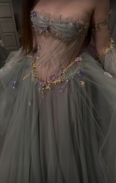 archivedlooks's tweet photo. Fairy gown by Firefly Path https://t.co/ghrwy5fSoO