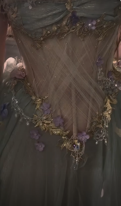 archivedlooks's tweet photo. Fairy gown by Firefly Path https://t.co/ghrwy5fSoO