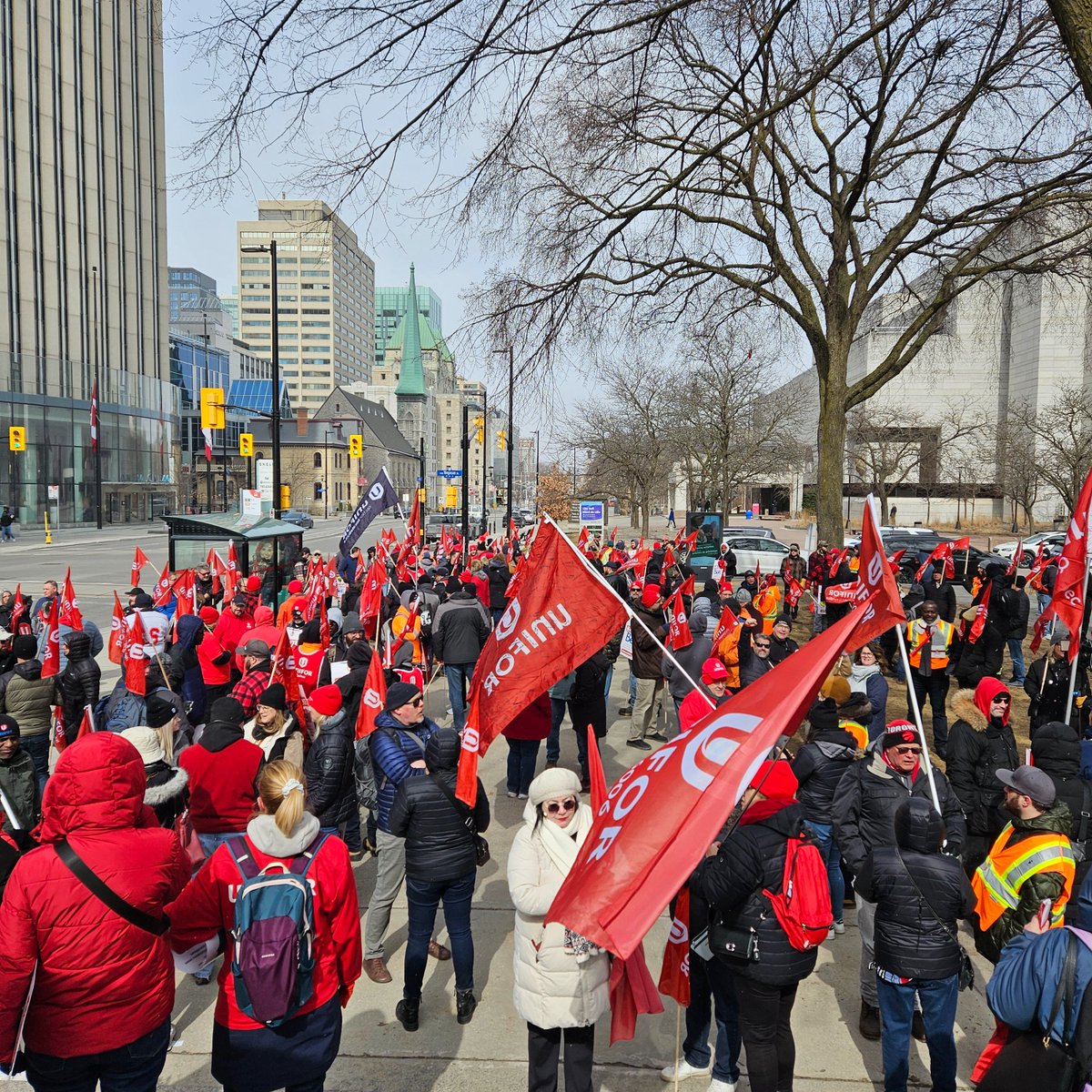 unifor79m's tweet photo. Members from your local 79m have joined their brothers and sisters from across the country for a rally in Ottawa to send a message of solidarity to Bell! #ShameOnBell https://t.co/SpTExcIDW9