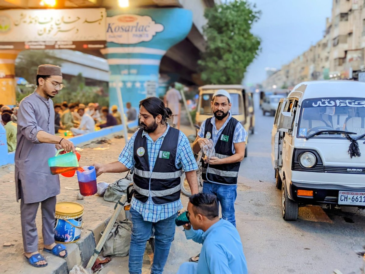 FkFoundationpk's tweet photo. Alhamdulillah
Today iftar dasterkhawn 2024 for everyone 
Keep supporting fkfoundation for helping more deserving people's 
Donate us for iftar drive 
our easypaisa Ac no 0337 8066121 
#fkfoundationramzandrive2024 
#ramzan2024 #fahadkhanfoundationdasterkhawn 
#fahadkhanfoundation https://t.co/qJGMZLWsjI