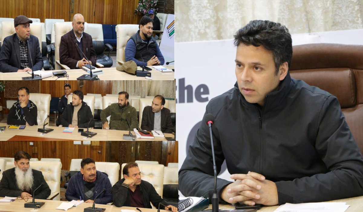 Srinagar district administration (@srinagaradmin) on Twitter photo DEO/DC Srinagar reviews preparations for Lok Sabha Elections
Chaired a meeting of AROs of District Srinagar here at Meeting Hall of the DC Office Complex۔
<a href="/diprjk/">Information & PR, J&K</a>
<a href="/ddnewsSrinagar/">DD NEWS SRINAGAR</a>
<a href="/SrinagarSVEEP/">Election Srinagar DEO Office</a>
<a href="/DrBilalbhatIAS/">Dr Bilal M Bhat IAS</a> DEO/DC Srinagar reviews preparations for Lok Sabha Elections
Chaired a meeting of AROs of District Srinagar here at Meeting Hall of the DC Office Complex۔
<a href="/diprjk/">Information & PR, J&K</a>
<a href="/ddnewsSrinagar/">DD NEWS SRINAGAR</a>
<a href="/SrinagarSVEEP/">Election Srinagar DEO Office</a>
<a href="/DrBilalbhatIAS/">Dr Bilal M Bhat IAS</a>