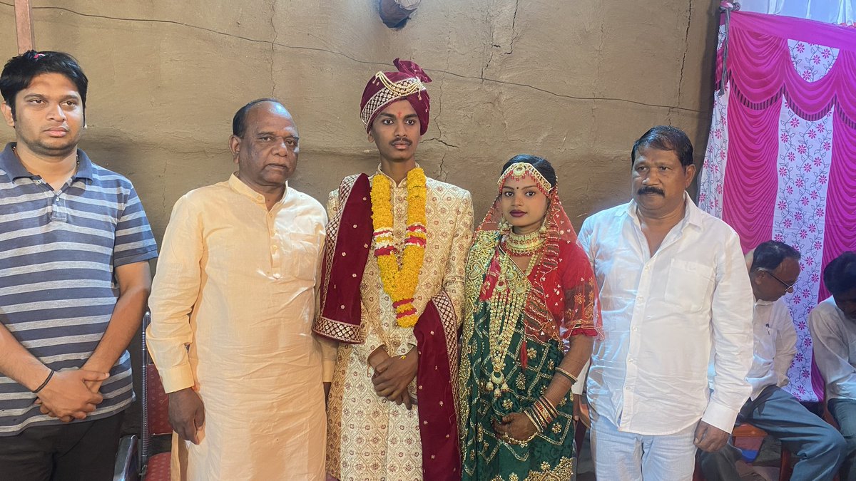 MansukhbhaiMp's tweet image. નેત્રંગ તાલુકાના મોરીયાણા ગામ ખાતે લગ્ન પ્રસંગે નવદંપતીને આશિષ પાઠવ્યાં.

#Netrang #BJP #MPBharuch