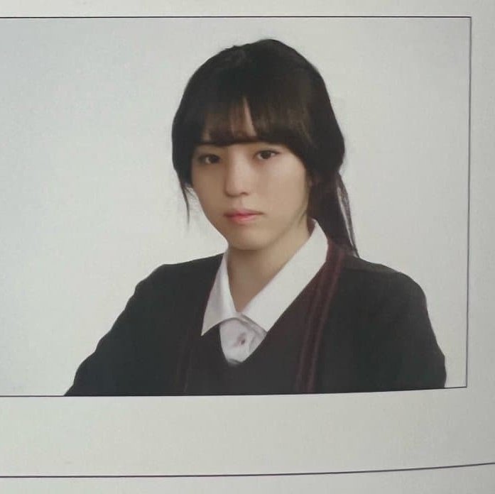 한소희 졸업사진 너모 예뻐..♡♡